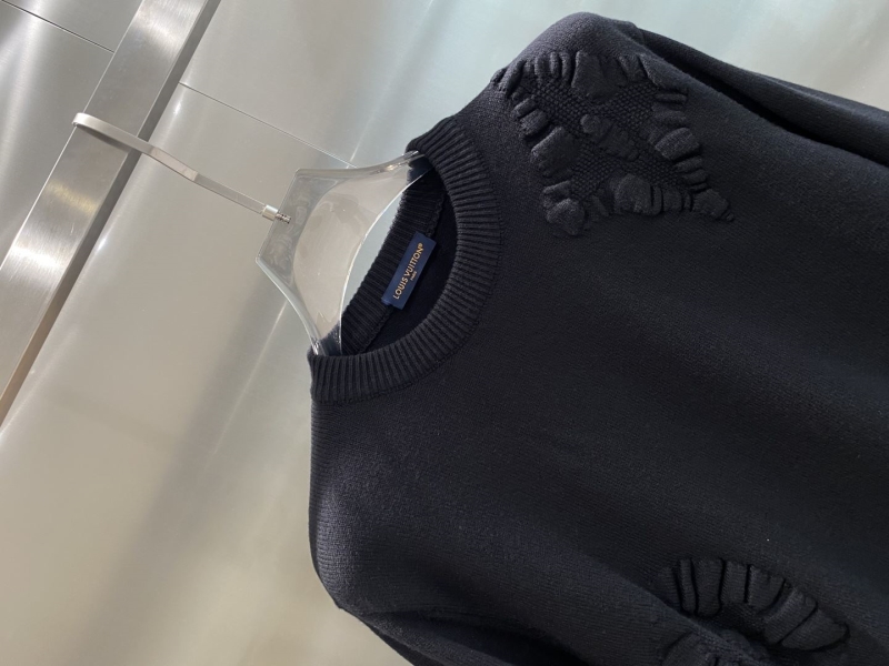 l0vis Vvtt0n sweater